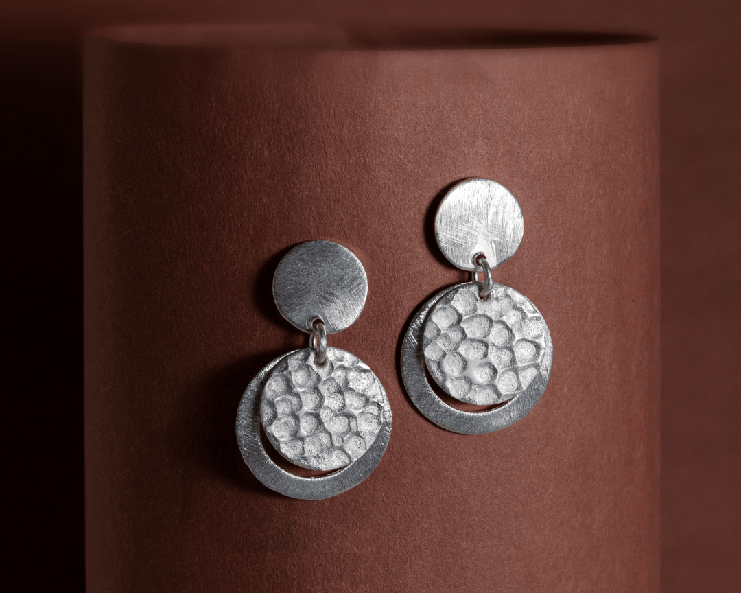 Metis - Textured Matte Finish Earrings: Silver Polish